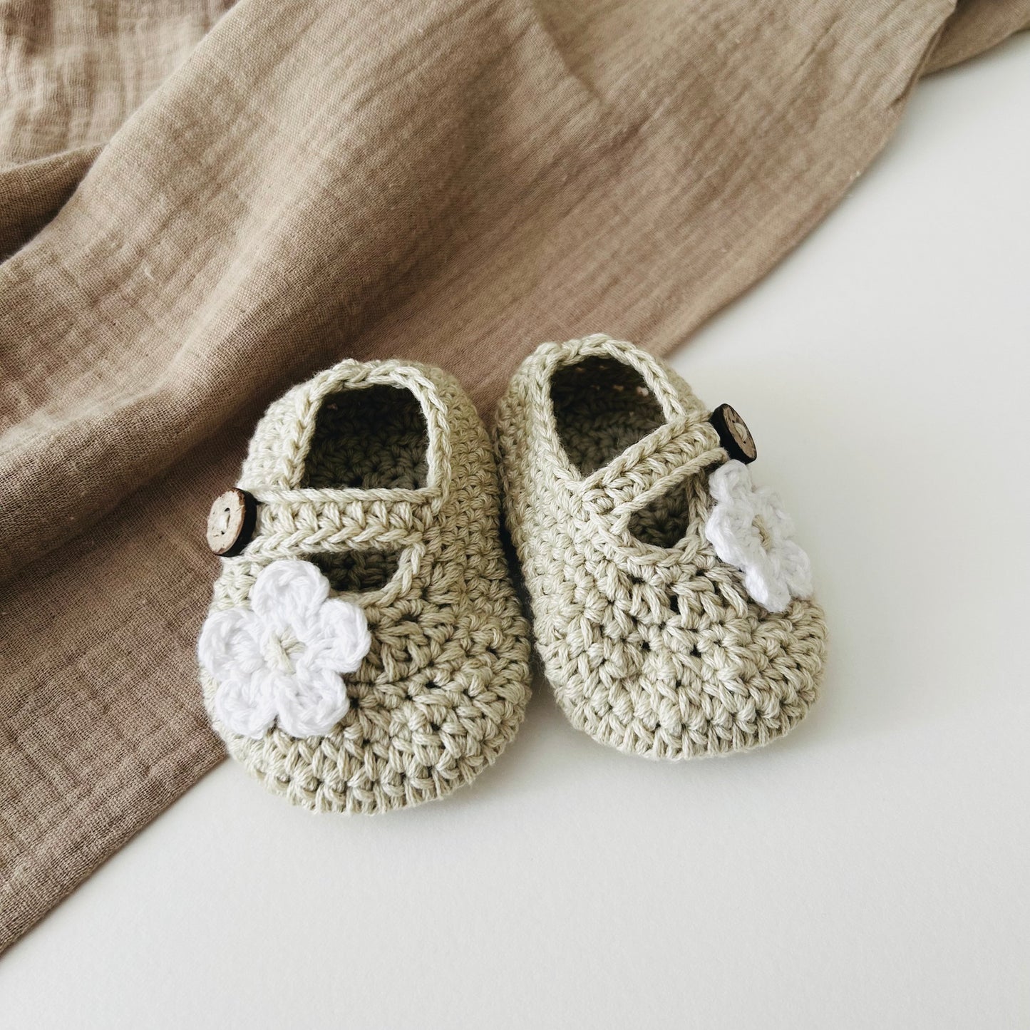 Daisy Bootees - Oatmeal